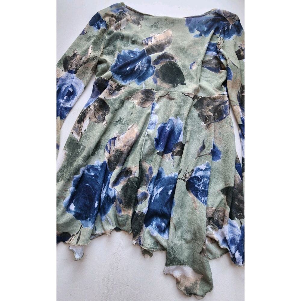 VNT Sheer Floral Shirt Womans M Tie Bell Sleeve Handkerchief Hem Boho Fairycore - Picture 7 of 16